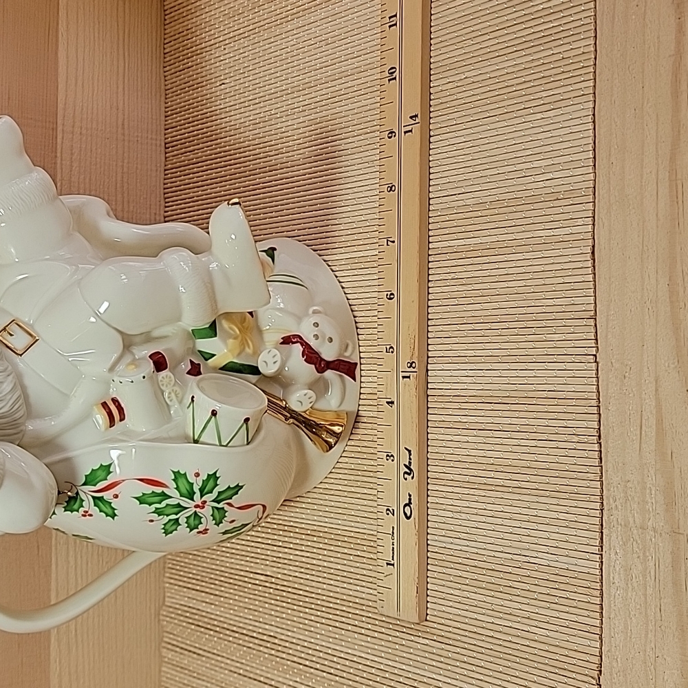 Lenox Vintage Holiday Skating Santa Teapot - Picture 8 of 10